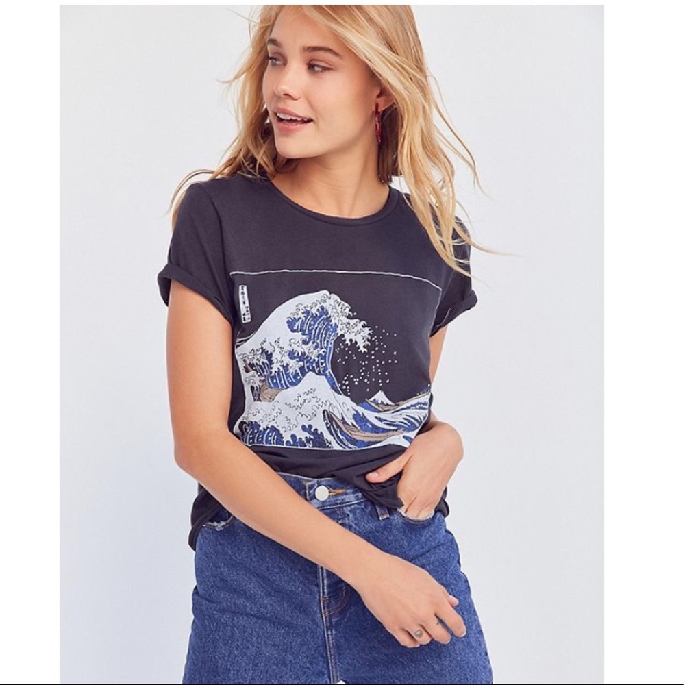 Urban outfitters State Wave tee